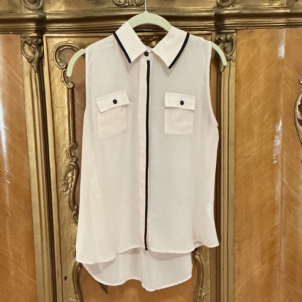 MINE Pale Cream Sleeveless Button-Down Shirt w/ Black Trim